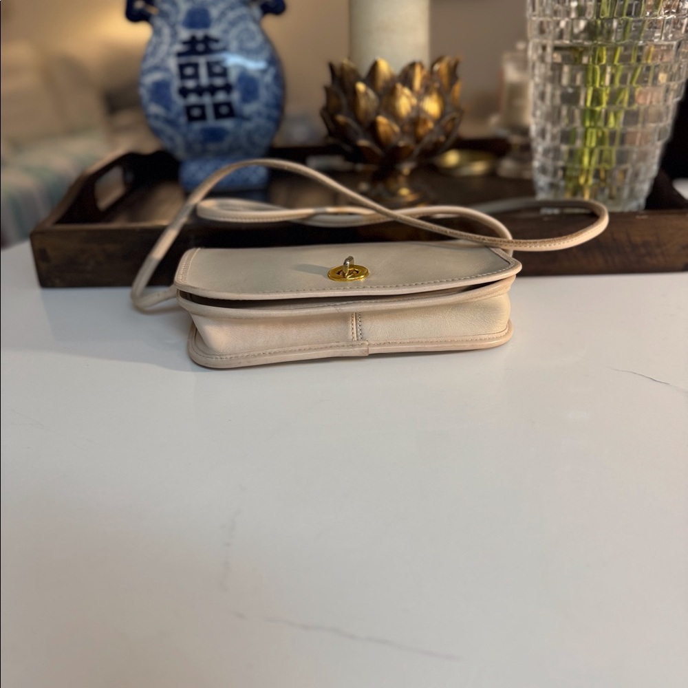🤍 VINTAGE PARTNERS BY MERVYNS OFF WHITE LEATHER. CROSSBODY BAG! - Picture 9 of 11